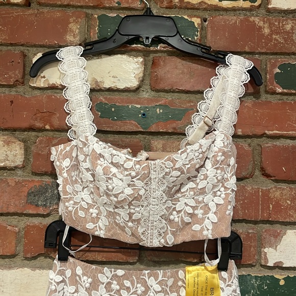 Revolve Bronx and Banco Megan Two Piece Lace Set White size small - Picture 10 of 13